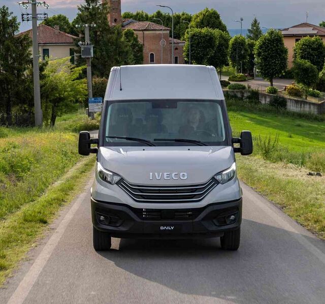 Nowe Iveco Daily MY22 dostepne od reki furgon