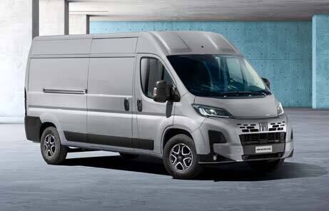 Srebrny Fiat Ducato Furgon – nowoczesny samochód dostawczy Fiat Professional, idealny do pracy i transportu w ofercie UNI-TRUCK