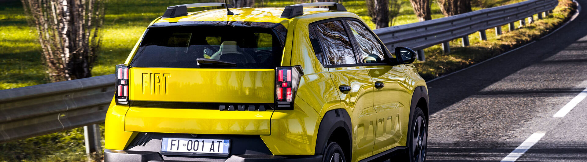 Fiat Grande Panda E – elektryczny SUV w ruchu, zasięg do 320 km