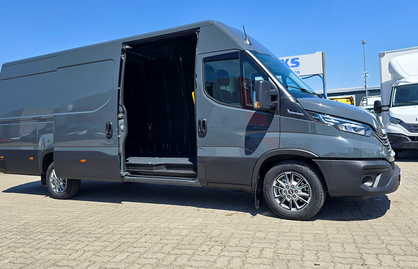 IVECO Daily 35S18V – furgon 16 m³ z rabatem