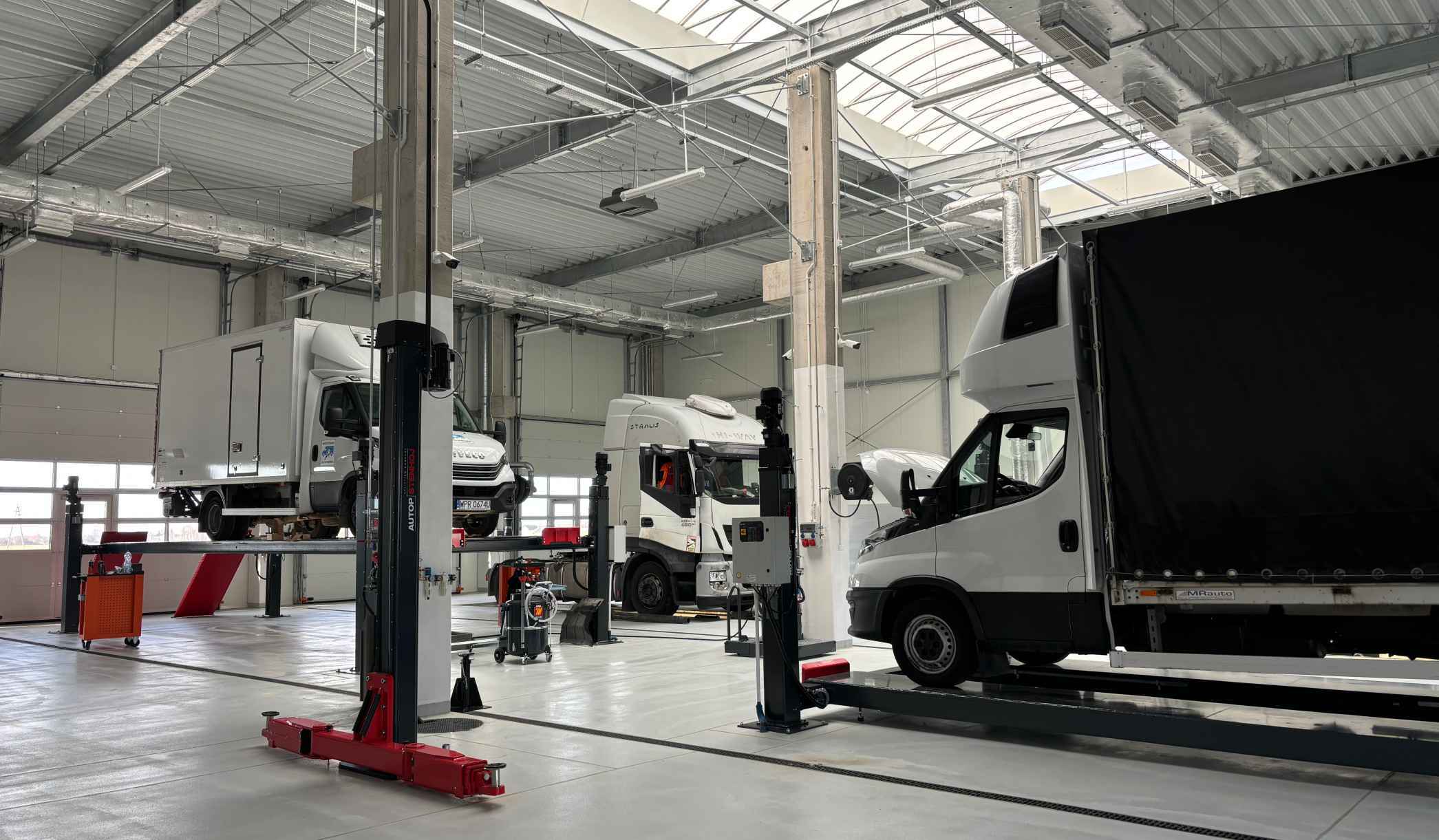 Nowoczesna hala serwisowa IVECO w Karpinie